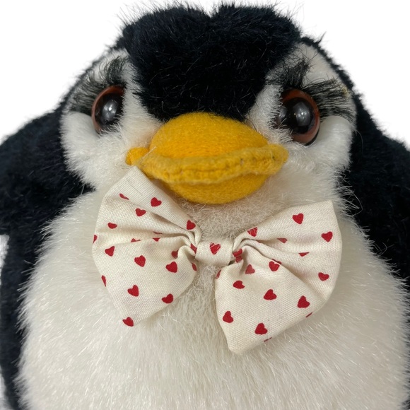 Vintage Fairbanks Penguin Heart Bowtie Eyelashes Plush Russ 880 Valentine Berrie - Picture 8 of 12